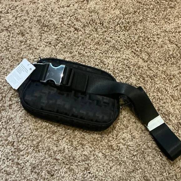 Lululemon Athletica Black Crossbody Bag✨ - Picture 6 of 11